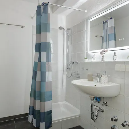 Appartement Lake House Boutique Ferienwohnung