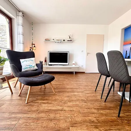 Lake House Boutique Ferienwohnung * Allensbach